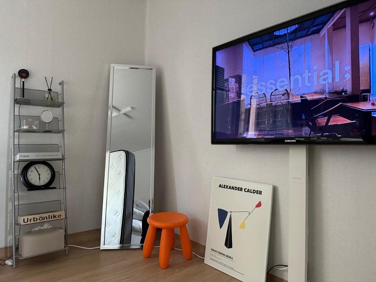 Apartment M Near Mokdong Station *